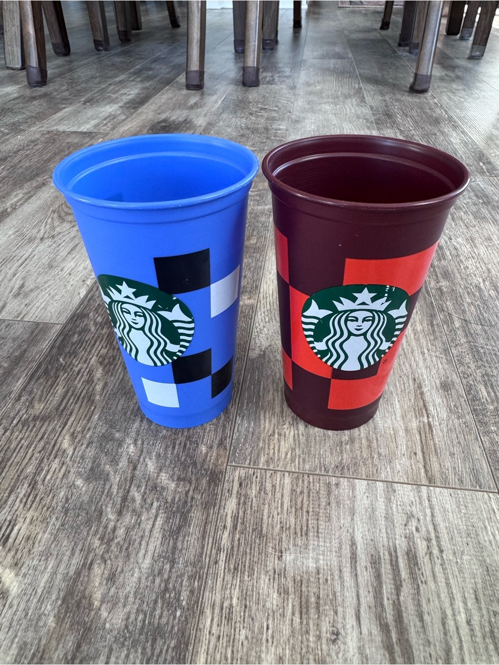 Starbucks Blue and Burgundy Checker Reusable Party Cup Set - 16oz